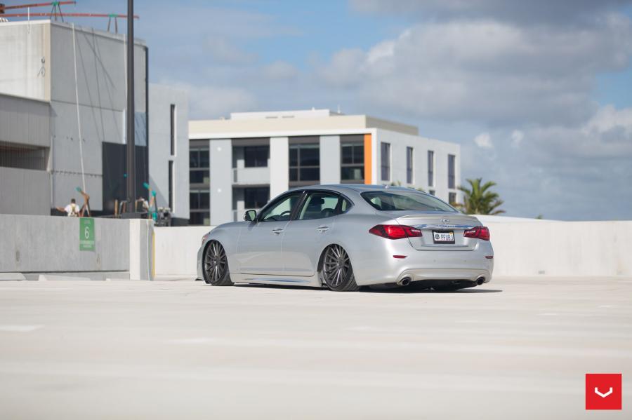  Infiniti Q70 on Vossen Wheels (VFS2) 2017 года  (фото 30 из 43)